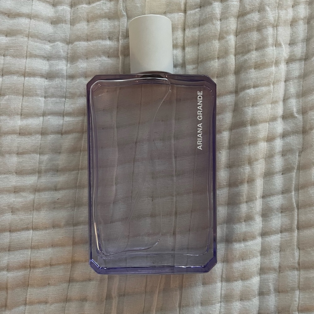 God Is A Woman Eau de Parfum